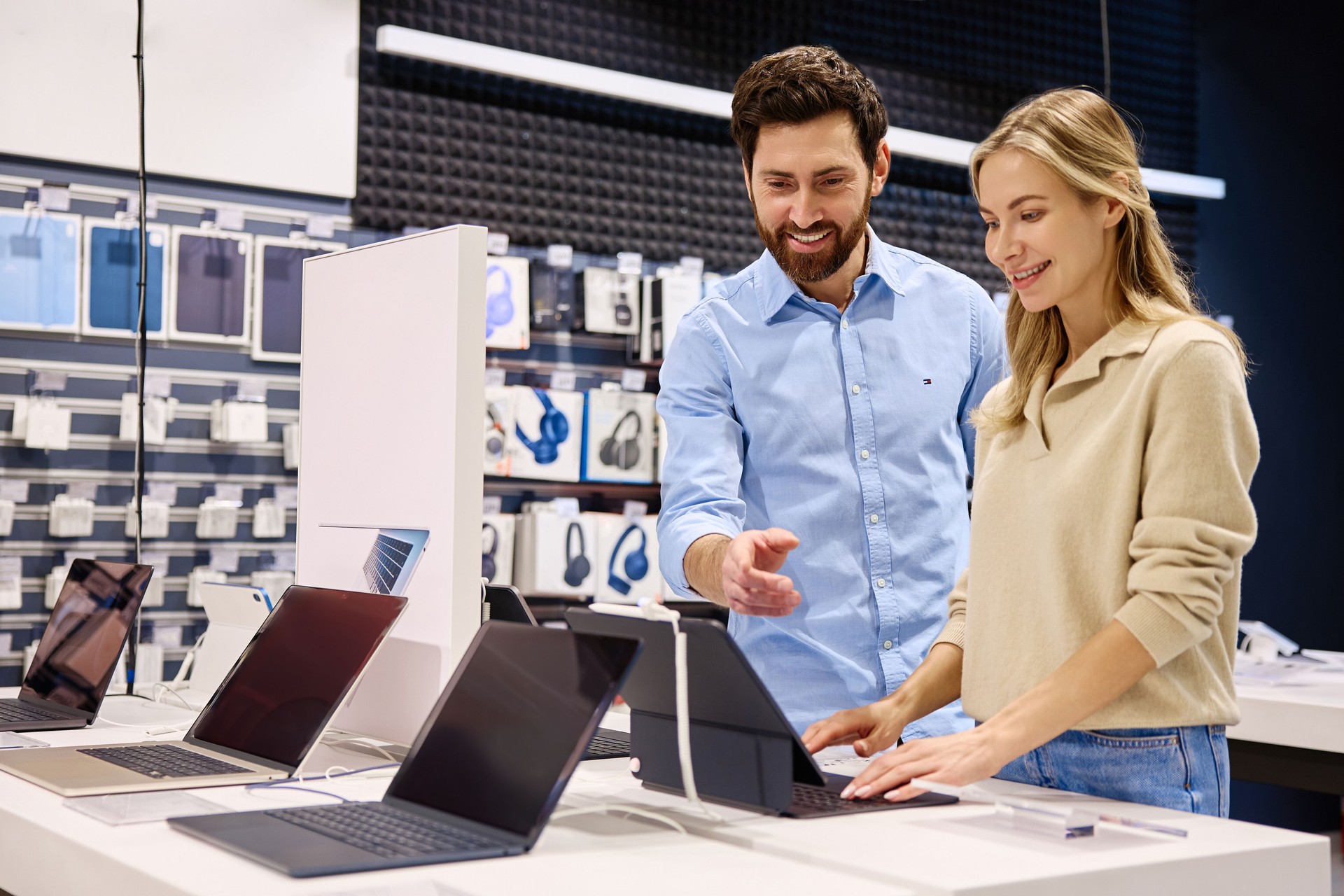 Creating an Engaging Customer Experience in the Technology Retail Sector is Essential